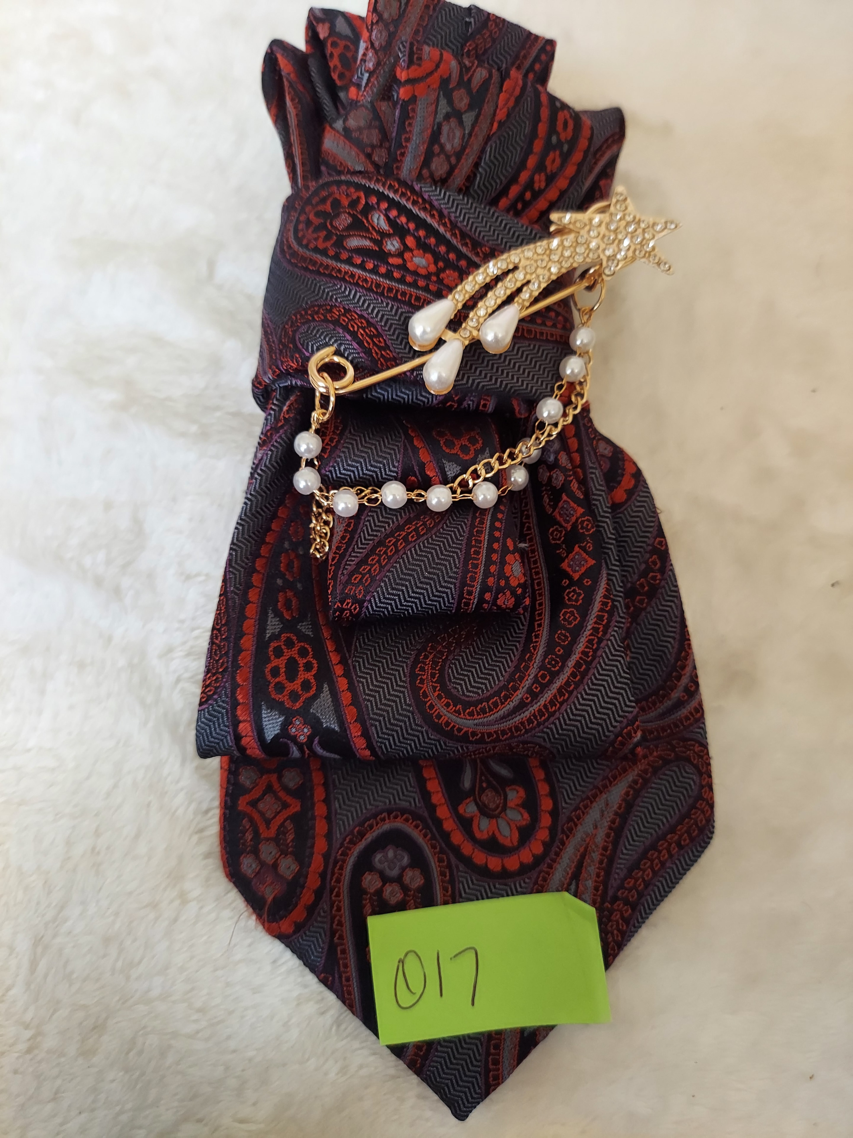 Necktie necklace with pearl and gold chain